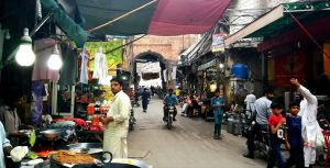 A bazaar nearby the walled city's "Delhi Gate".